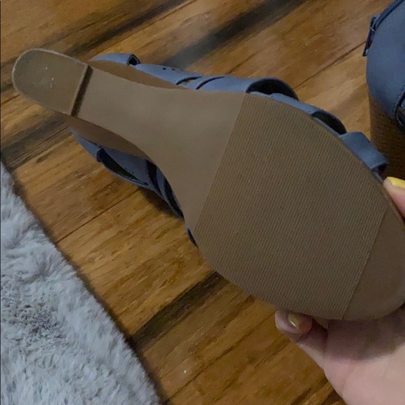 Heals - Picture 2 of 2